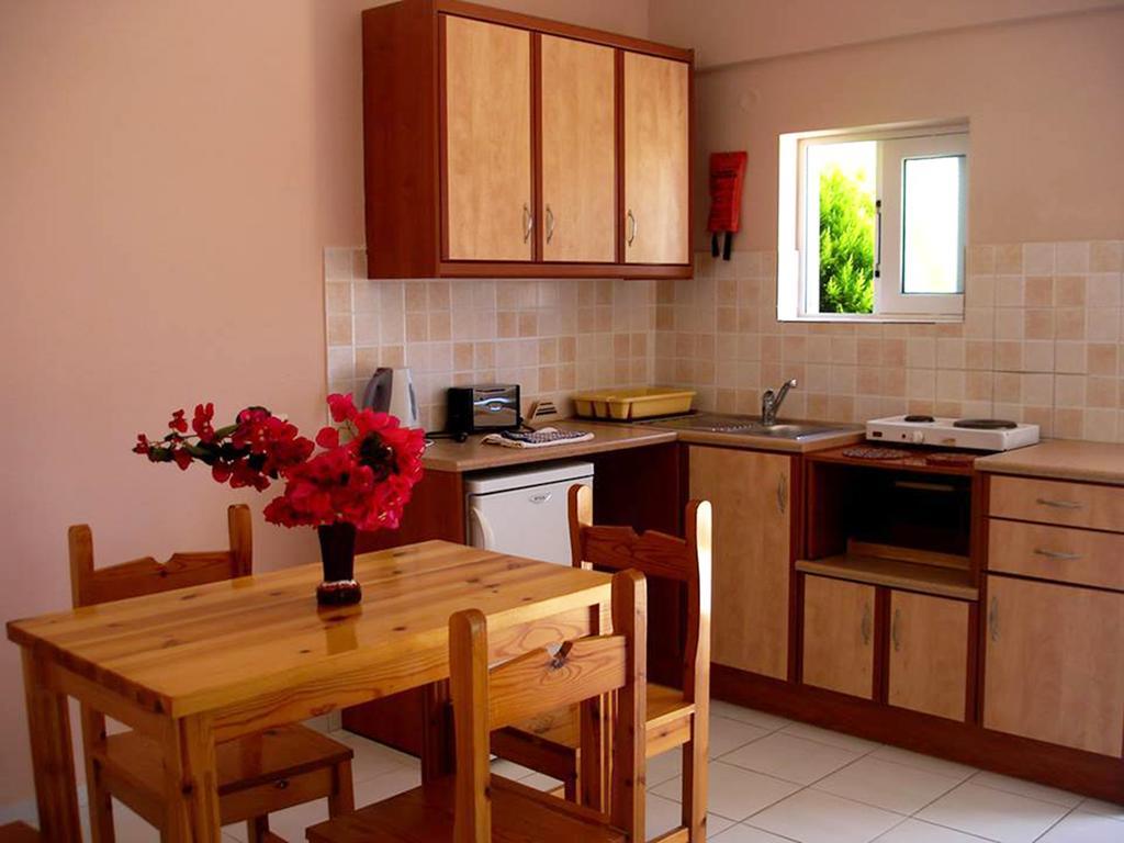 Marinos Apartments Ласі Екстер'єр фото