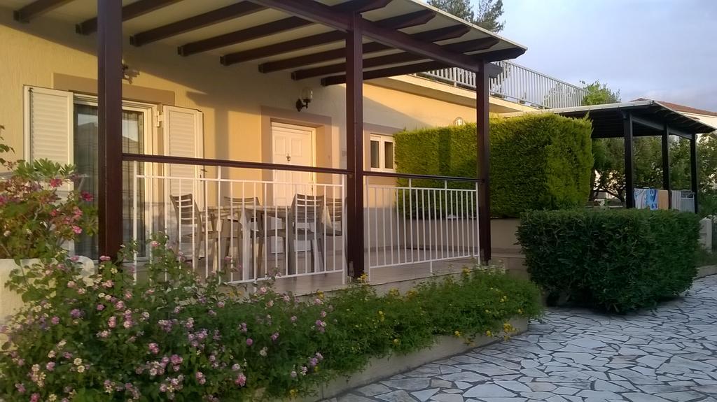 Marinos Apartments Ласі Екстер'єр фото